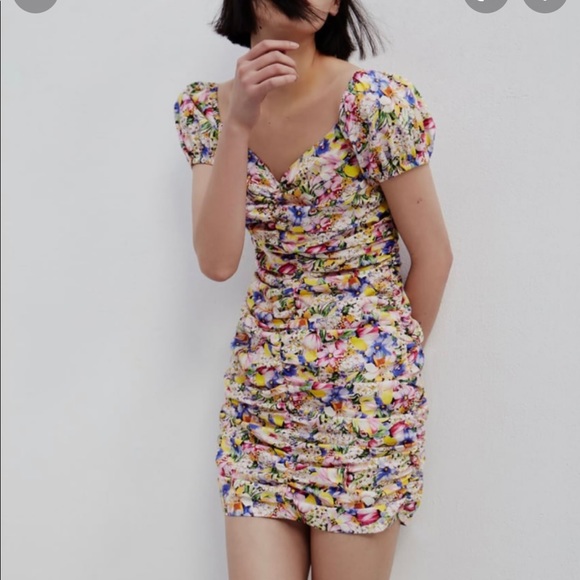 Zara Dresses & Skirts - Zara floral dress in M.